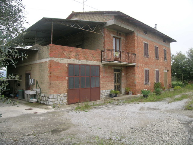 CASOLARE IN MATTONI CORTONA