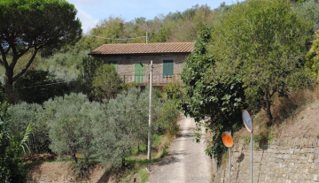 VENDESI CASOLARE CORTONA