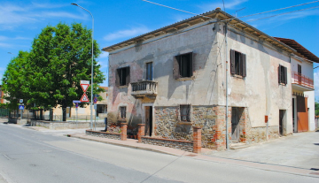 VENDESI PORZIONE DI CASALE CAMUCIA FRATTA