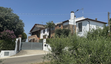 VENDESI RUSTICO CORTONA LOC. FARNETA